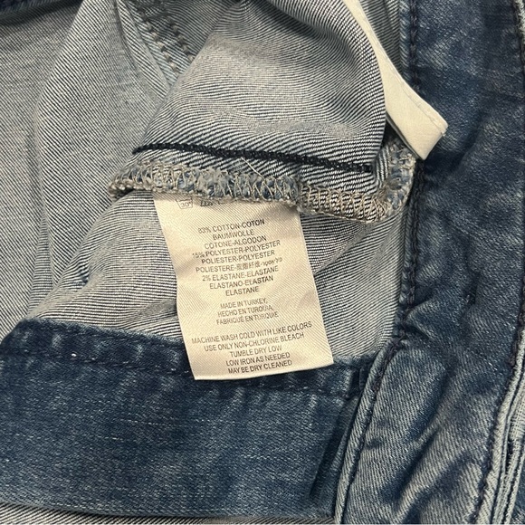 ❄️ 3/$30 Free People  Little Daisies Medium Wash Denim Button-Front Mini Skirt - Picture 6 of 6